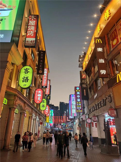 深圳鼎尚娱乐会所：尊贵狂欢的绝佳选择